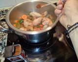 Foto del paso 6 de la receta: Guisado de muslitos de pollo con patatas