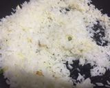 गार्लिक राइस(Garlic rice recipe in Hindi) रेसिपी चरण 2 फोटो