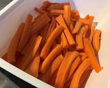 Une image de l'étape 2 de Frites de carottes aux épices.
