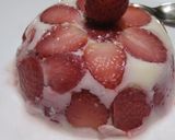 A picture of step 3 of Strawberries Milk Pudding.