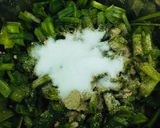 हरे प्याज़ की चटनी(hare pyaz ki chutney recipe in hindi) रेसिपी चरण 1 फोटो