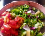 शिमला मिर्च आलू की सब्जी(SHIMLA MIRCH ALOO KI SABZI RECIPE IN HINDI) रेसिपी चरण 3 फोटो
