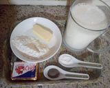 صورة لخطوة 1 من وصفة صلصة البيشاميل