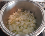 Foto del paso 2 de la receta: Guiso de chocos con fideos