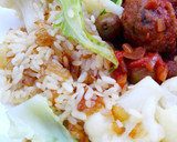 Foto del paso 9 de la receta: Albóndigas en salsa de tomate al comino sobre arroz con coliflor