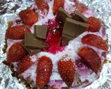 A picture of step 4 of Strawberry cake.