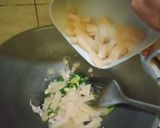 Foto langkah ke 2 dari resep Kulit sapi tumis cabe ijo.
