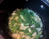 Foto langkah ke 3 dari resep Sayur bening bayam labu siam.