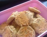 Foto langkah ke 6 dari resep Cookies Teflon Selai Kacang Keju.