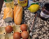 Foto del paso 1 de la receta: Torrijas caramelizadas con azúcar y canela 🆚 mermelada de arándanos