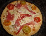 Foto del paso 2 de la receta: Quiche de bacon, jamón york, jamón serrano y tomates