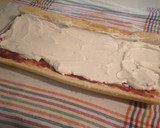 Foto del paso 7 de la receta: Brazo de gitano con nata y fresas