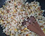 Foto langkah ke 4 dari resep Nasi kepal simple favorit keluarga.