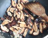 รูปขั้นตอนการทำที่ 2 ของ ข้าวต้มเห็ดหอม🍄🍚
