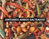 Foto del paso 7 de la receta: Arroz integral con salteado de verduras🍚🥕🍅🌶