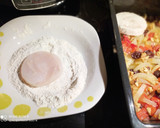 Foto del paso 7 de la receta: Merluza con Muselina de Ajo y Guarnición con Pasas al Oporto
