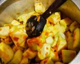 A picture of step 3 of Lauki ki sabzi.