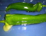 Foto del paso 1 de la receta Pimientos verdes italianos rellenos de tortilla de patatas