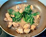 Foto langkah ke 3 dari resep Penne with Chicken and Horenso.