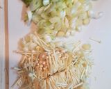 Foto langkah ke 1 dari resep Tumis Enoki Telur dengan Daun Bawang.