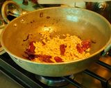 A picture of step 2 of Curry leaf chutney (Kariveppilai thuvaiyal in tamil).