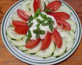 Foto del paso 3 de la receta: Ensalada fresca de tomate y pepino