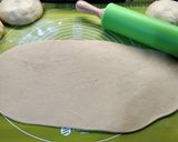 Ślimaczki drożdżowe z pieczarkami, serem i salami krok przepisu 2 zdjęcie