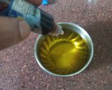 A picture of step 3 of Khoya & suji halwa with vanilla flavour.
