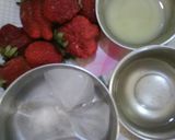 A picture of step 1 of Strawberry Margarita.