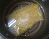 A picture of step 1 of Spicy Chilli Spaghetti (Jain and Regular).