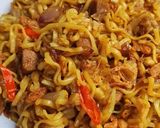 Foto langkah ke 5 dari resep Mie goreng praktis rumahan.