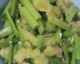 Foto langkah ke 2 dari resep Tumis pedas pare BB(bunga bawang).