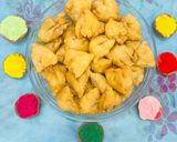 A picture of step 7 of Moong Dal Samosa.
