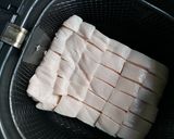 รูปขั้นตอนการทำที่ 4 ของ หมูกรอบ (หม้อทอดไร้น้ำมัน)​