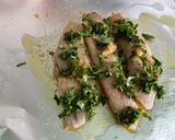Une image de l'étape 7 de Filets de dorade à l’ail frais mariné, citron vert et coriandre.
