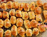 Foto langkah ke 10 dari resep Roti Unyil Sosis Keju Favorit Keluarga ( Mini Sausage roll bun) .
