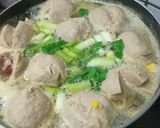 Foto langkah ke 3 dari resep Sayur Bening Jagung Soun.