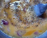Foto langkah ke 2 dari resep Bitter Gourd Omellet (Dadar Telur Pare).