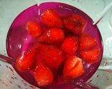 Foto langkah ke 1 dari resep Sweet Berry Pitaya Juice.