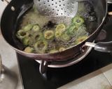 A picture of step 6 of Karela Chips.