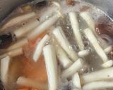 Hình bước làm 3 của món Canh tim gà hầm nấm củ sen