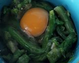 Foto del passaggio 1 della ricetta Cocotte di uova e asparagi o di uova e pomodorini