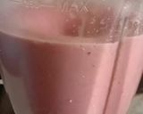 A picture of step 2 of Strawberry shake 🍓🍓🍓.