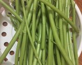 Hình bước làm 1 của món Nộm rau muống