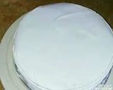 A picture of step 4 of Fresh pineapple cream cake.