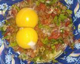 A picture of step 4 of Omlete paratha.