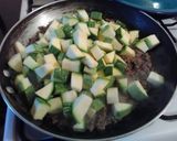 Foto del paso 1 de la receta: Carne molida con calabacitas