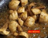 A picture of step 8 of Mushroom Masala(no cream added).