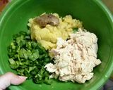 Foto langkah ke 5 dari resep Perkedel kentang ayam simpel.