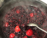 Foto del paso 3 de la receta: 45. Magret de pato con salsa de frutos rojos y tartatelas de maíz (principal carne)